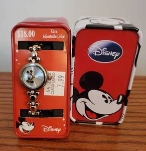 lot 5905 image: Easy Adjustable Link Beautiful Mickey Mouse Watch