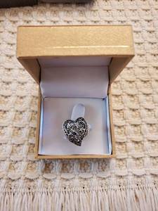 lot 5917 image: Sterling Silver Heart Womens Ring