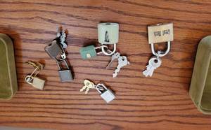 lot 5928 image: Lot of 5 Mini Locks. with Keys Inside Small Green Case