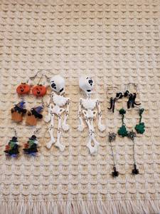 lot 5970 image: Lot of Holiday Theme Earrings ( Halloween & St. Patty)