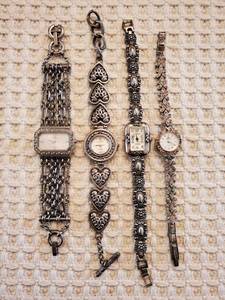 lot 5971 image: Lot of Womans Watches ( Geneva Cenere  & Guess)