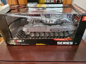 lot 7764 image: RC Tank Series.