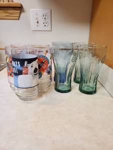 lot 7757 image: Lot of Coca Cola Glasses - 9 Total