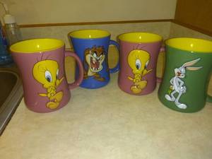 lot 7758 image: Lot Of 4 Looney Toons Coffee Mugs