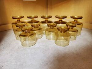 lot 7771 image: Vintage Amber Cognac Glasses - 11 Total