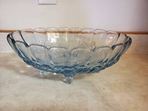 lot 7778 image: Blue Depression Glass Serving Bowl