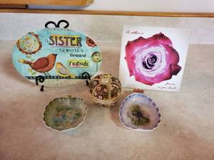 lot 7797 image: Perfectly Splendid Vanity Trinkets