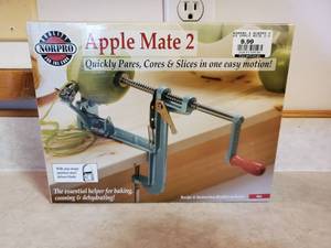 lot 7798 image: Norpro 864 Apple Mate 2-Apple, Potato, Parer, Slicer & Corer