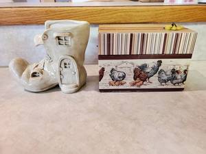 lot 7821 image: Shoe House Kitchen Holder and Recipe Box
