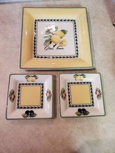 lot 7836 image: 3 Piece Lemon Citrus Plate Set