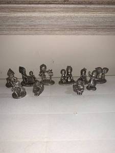 lot 8639 image: Lot of 10 Little Gallery Pewter Figurines Location Basement Closet