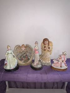 lot 8671 image: Lot of 5 GirlAngel Figurines Location Pool Table