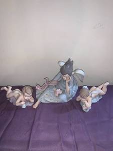 lot 8674 image: Porcelain Angel With 2 Cherubs Location Pool Table