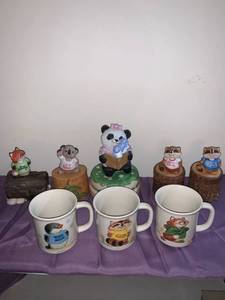 lot 8684 image: Lot of Hallmark Shirt Tales Trinket Boxes and Mugs - Panda is Music Box&nbsp