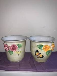 lot 8688 image: Pair of Butterfly Planters Location Basement Closet