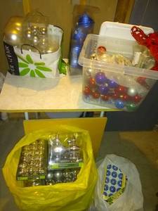 lot 8714 image: Mega Lot Of Assorted Christmas Tree Bulbs, Ornaments, Yellow Bag, Multi Color In Small Tote