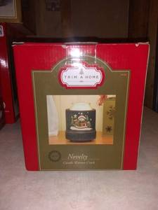 lot 8725 image: Rainstorm Pluggable Wax Warmer Plus 6 Wax Fragr ance Melts