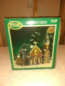 lot 8733 image: Dickens Victorian Series Lighted Church