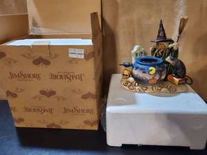 lot 8737 image: JIM SHORE Witch with Calderon T Light Holder
