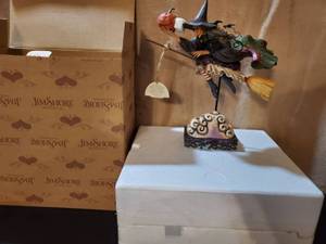 lot 8738 image: JIM SHORE Fly with me for a spell.