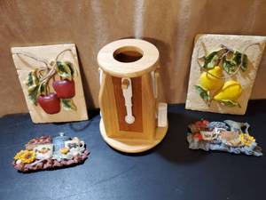 lot 8750 image: Lot of 5 Kitchen Door. Carousel Utensils Holder with Kitchen Wall Decor