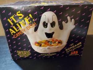 lot 8754 image: Its Alive Ghost Candy Dish. AA Batteries are Not included