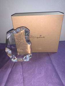 lot 8807 image: Hallmark Little Gallery Glass Prayer Paperweight Location Basement Shelf 2