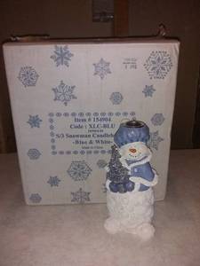 lot 8824 image: Candle Holders - Set Of 3 Snowmen Candlestick Holders Blue & White In