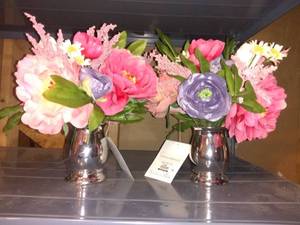 lot 8842 image: Botanical Silk Chrome Floral