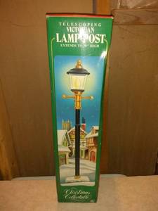 lot 8847 image: Rennoc Santas Best Telescoping Victorian Lamp Post Nuc