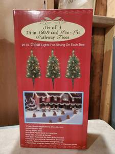 lot 8882 image: Set of 3 Clear Lights Pre Strung Trees