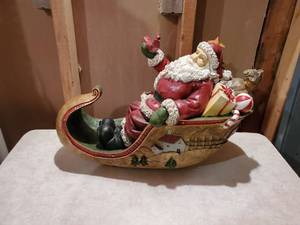 lot 8900 image: Musical Santa on Sleigh