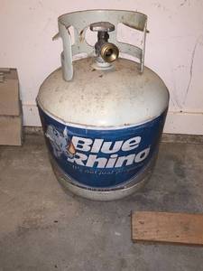 lot 8910 image: Empty Blue Rhino 15 lb Propane Tank Location Garage
