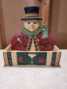 lot 8926 image: Resin Snowman Mailbox Holder