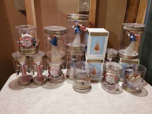 lot 8935 image: Lot of Lighted Glass Orniments