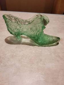 lot 8966 image: Green Fenton Slipper