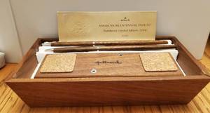 lot 5975 image: Hallmark American Bicentennial Desk Set.Never Used