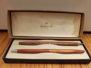 lot 5978 image: Hallmark Collectible Wooden Pen and Pencil