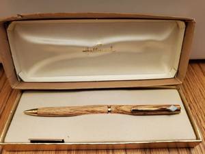 lot 5979 image: Hallmark Collectible Pencil with Blue 25