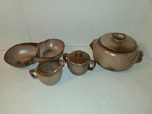 lot 1002 image: Frankoma Serving Pieces 6 PC