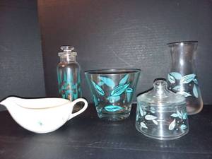 lot 1027 image: Mid Century Turquoise Gold and Black Retro Patterns Assorted Serving Glassware Lot of 5 PC