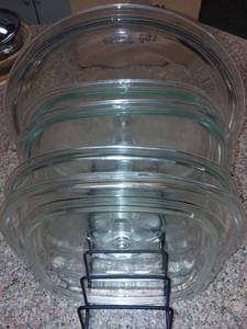 lot 1043 image: Assorted Glass Lids