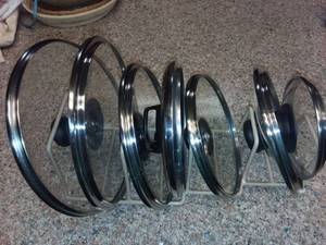 lot 1044 image: Assorted Glass Lids