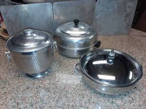 lot 1051 image: Ice Bucket with Covered Dishes