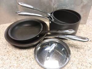 lot 1055 image: Members Mark Frying Pans and Small Pots