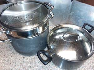 lot 1056 image: Large Pots with Lids