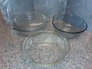 lot 1058 image: Glass Pans