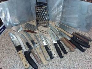 lot 1067 image: Kitchen Knives and Cheese Graters