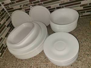 lot 1073 image: Corelle White Dishes 54 PC