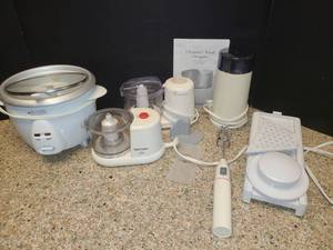 lot 1085 image: Small Warmer with Food Choppers and Slicers